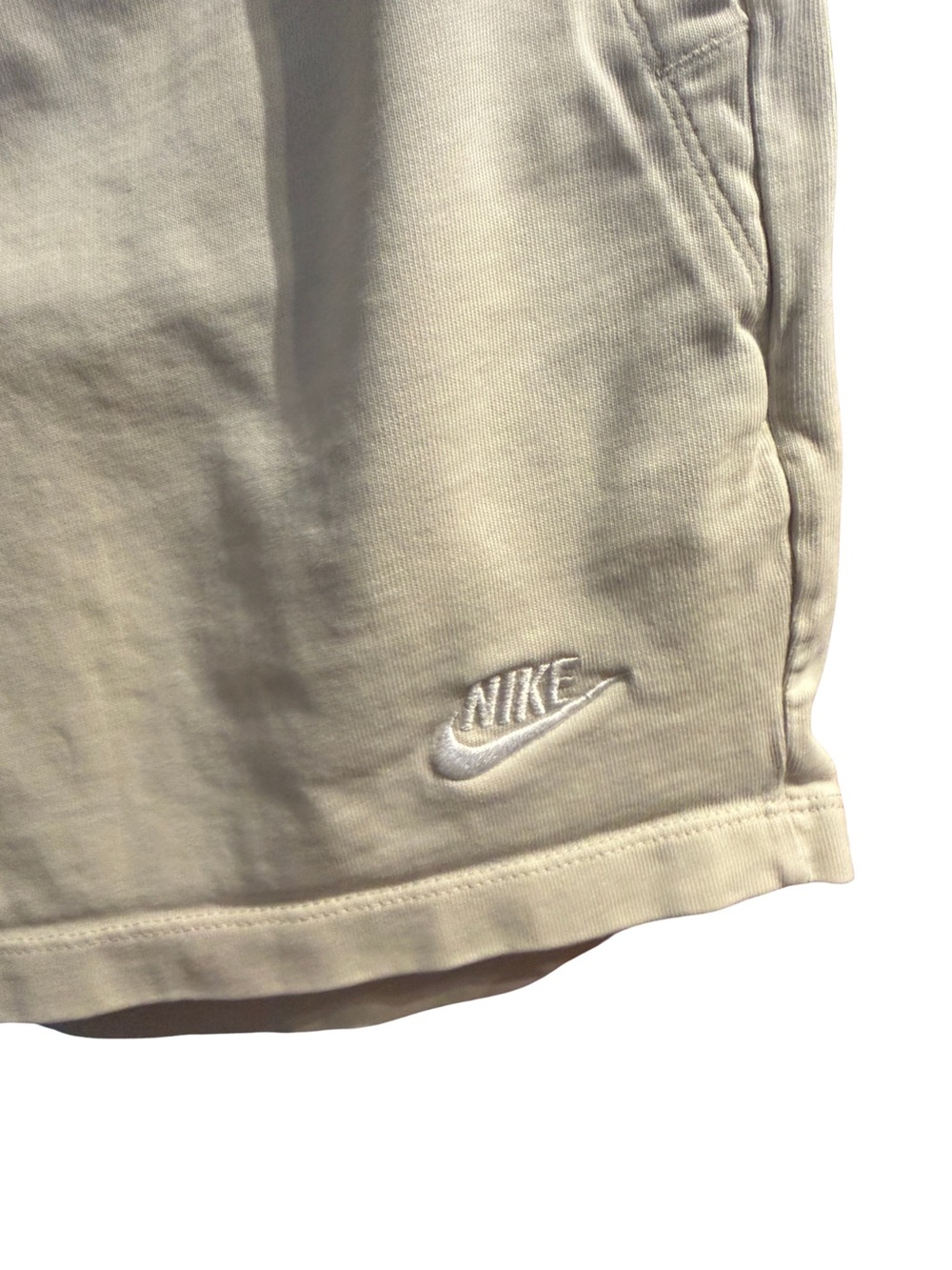 Nike Club Fleece Mid-Rise Shorts Beige Tan DQ5802-126 Women’s S